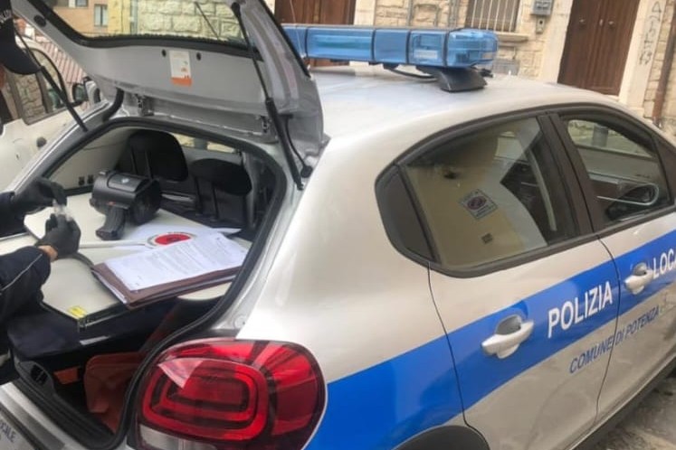 POTENZA, LA POLIZIA LOCALE SEQUESTRATA DROGA PRONTA PER LO SPACCIO.